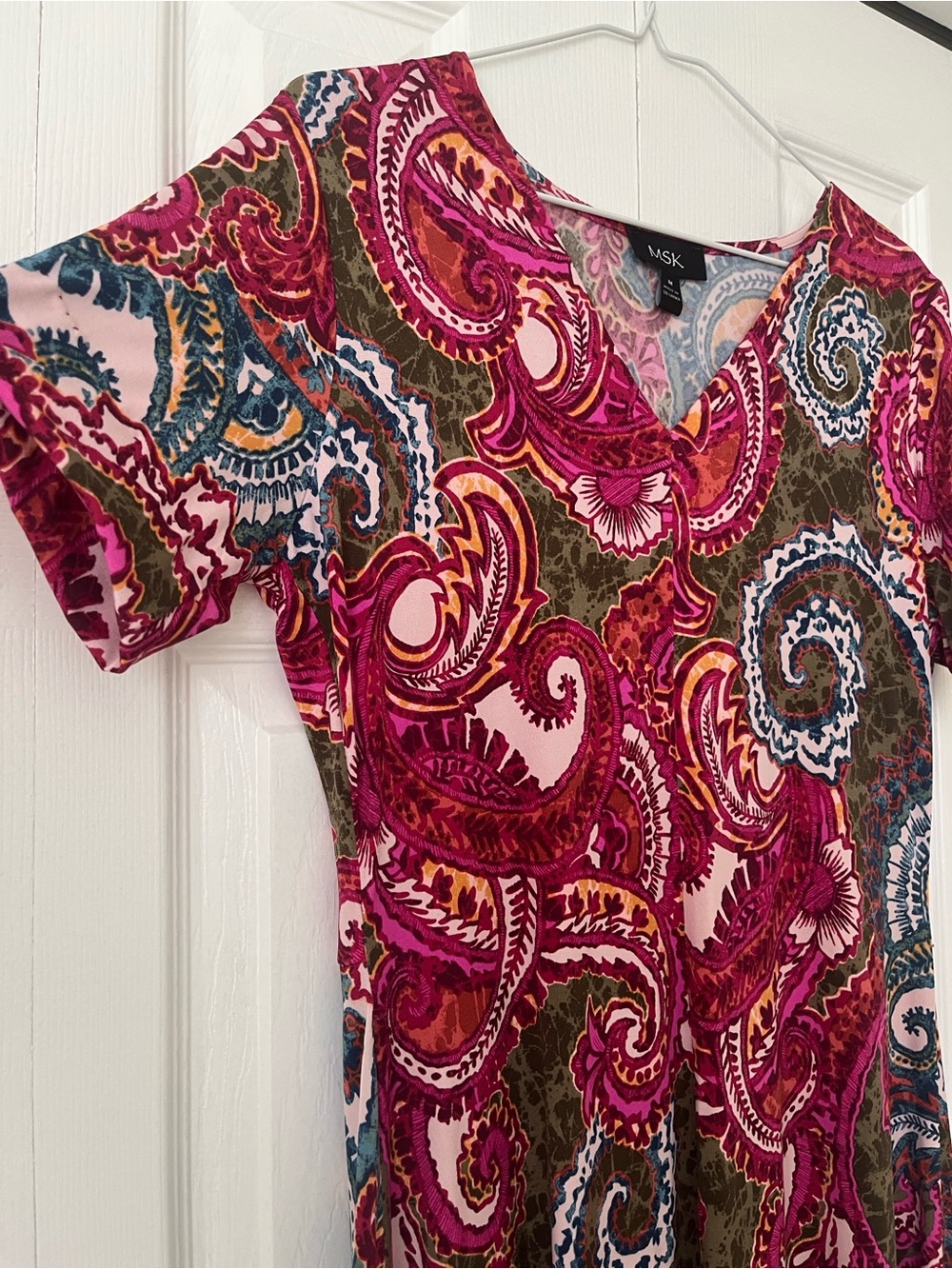 MSK Fuchsia Paisley V-Neck Short Sleeve Maxi Dress - Picture 2 of 3